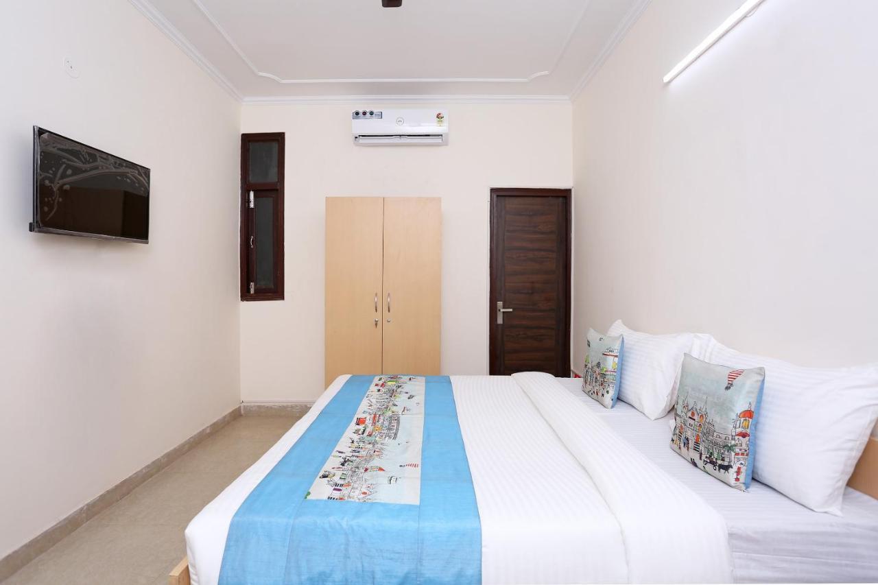 Oyo Dlf Cyber City Near Aravali Biodiversity Park Gurgaon Exterior photo