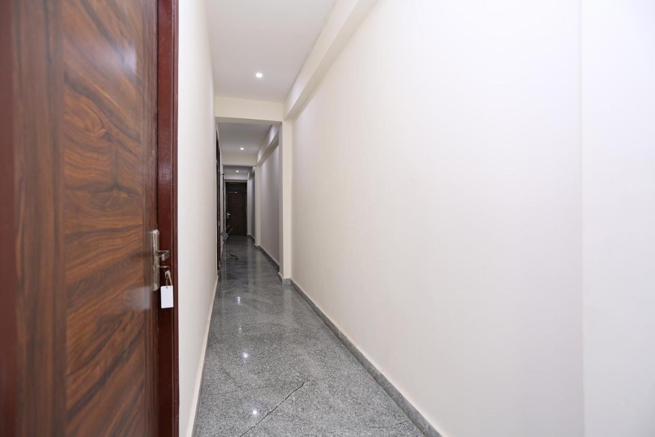 Oyo Dlf Cyber City Near Aravali Biodiversity Park Gurgaon Exterior photo
